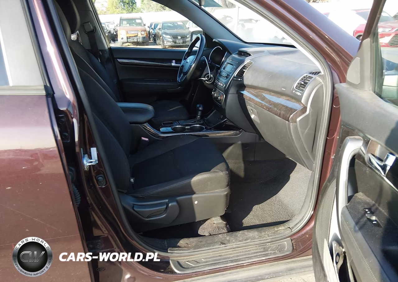 2014 Kia Sorento Lx V6 VIN:5XYKT4A74EG426620 - 5
