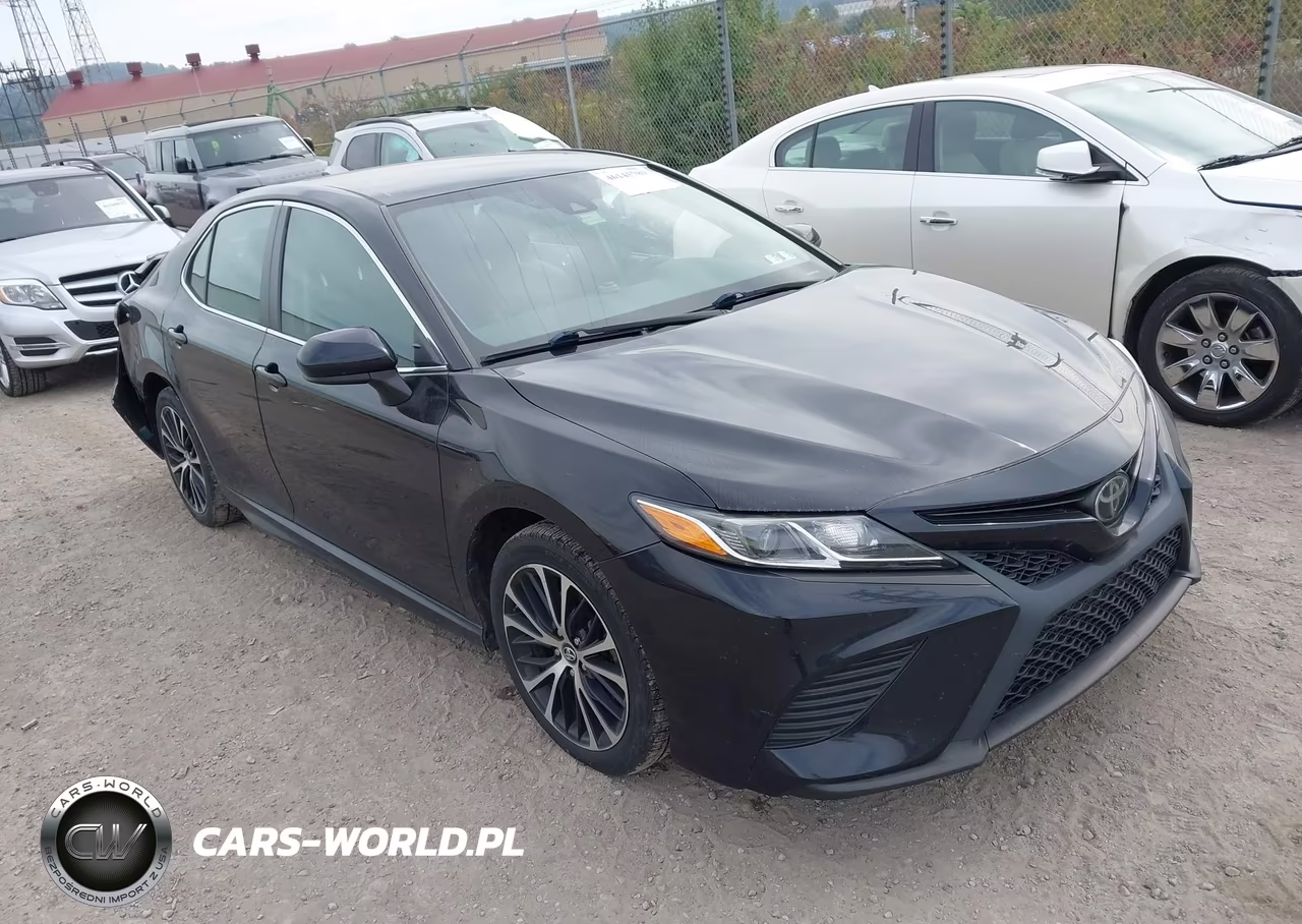 2019 Toyota Camry Se – zdjęcie 1 z 17