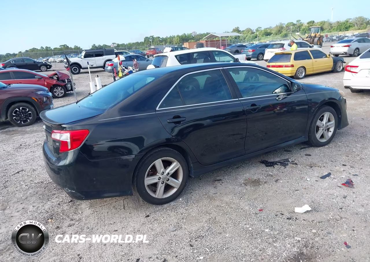 2014 Toyota Camry Se VIN:4T1BF1FK5EU468064 - 4