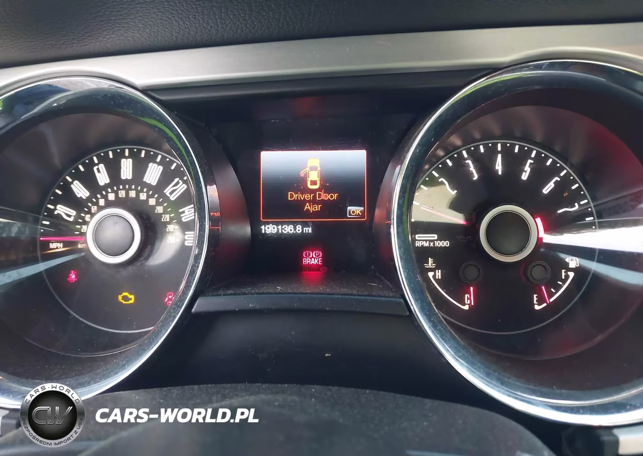 2014 Ford Mustang V6 Premium VIN:1ZVBP8AM1E5260631 - 7