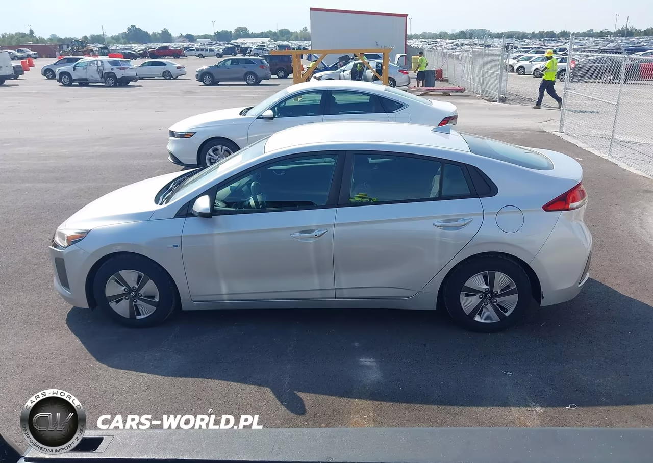 2019 Hyundai Ioniq Hybrid Blue VIN:KMHC65LC0KU158831 - 15