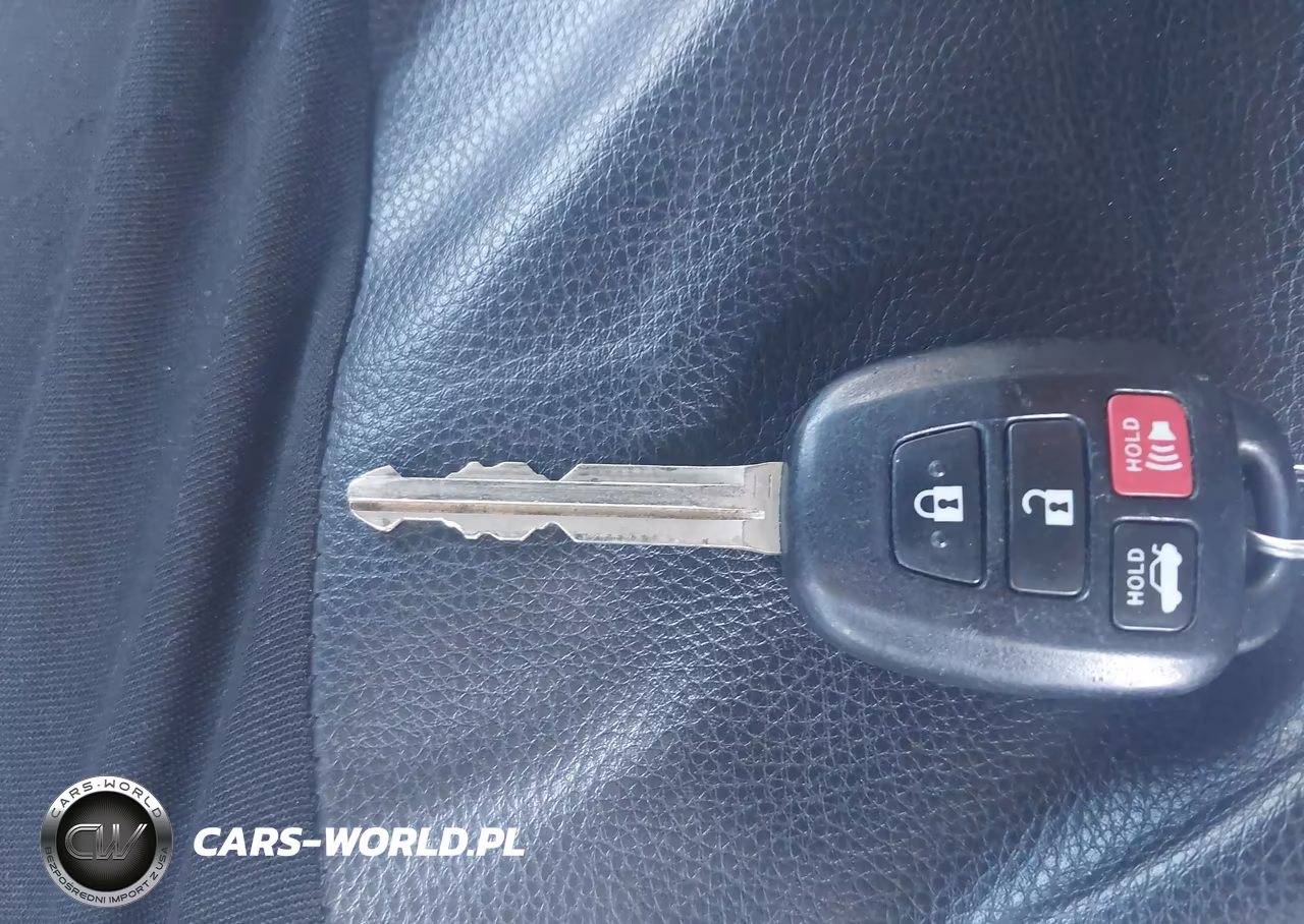 2016 Toyota Camry Le VIN:4T1BF1FK8GU247612 - 11