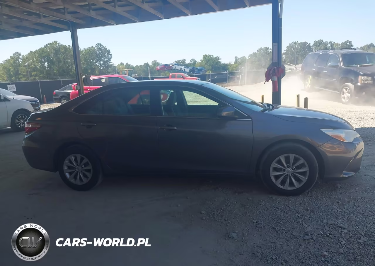 2016 Toyota Camry Le VIN:4T1BF1FK8GU247612 - 13