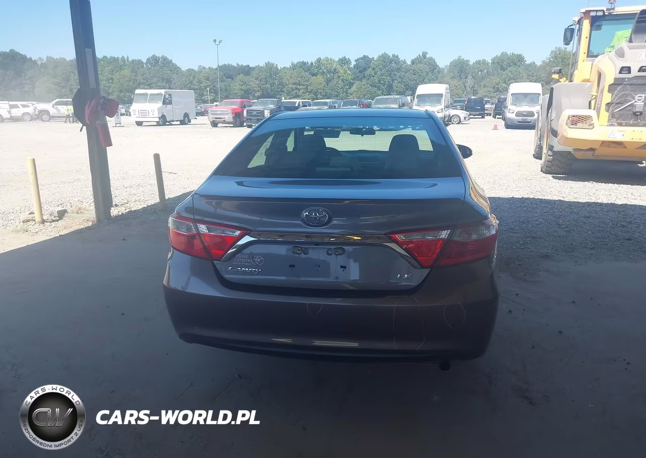 2016 Toyota Camry Le VIN:4T1BF1FK8GU247612 - 16