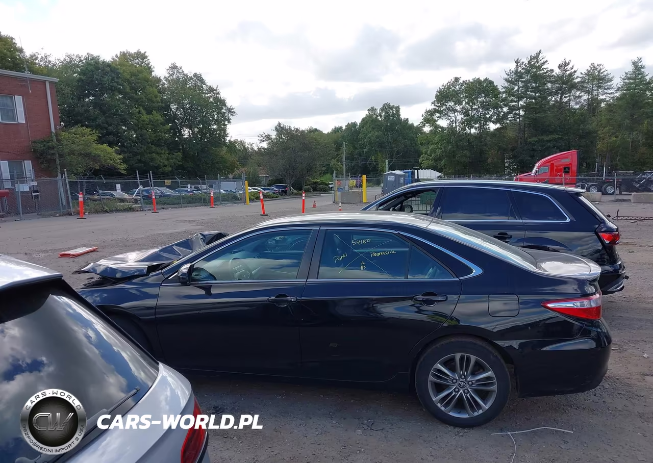 2015 Toyota Camry Se VIN:4T1BF1FKXFU100304 - 14