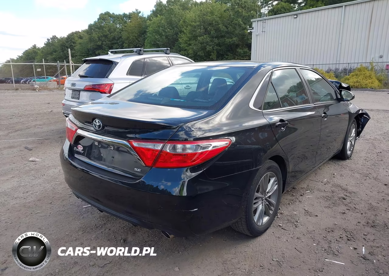 2015 Toyota Camry Se VIN:4T1BF1FKXFU100304 - 4