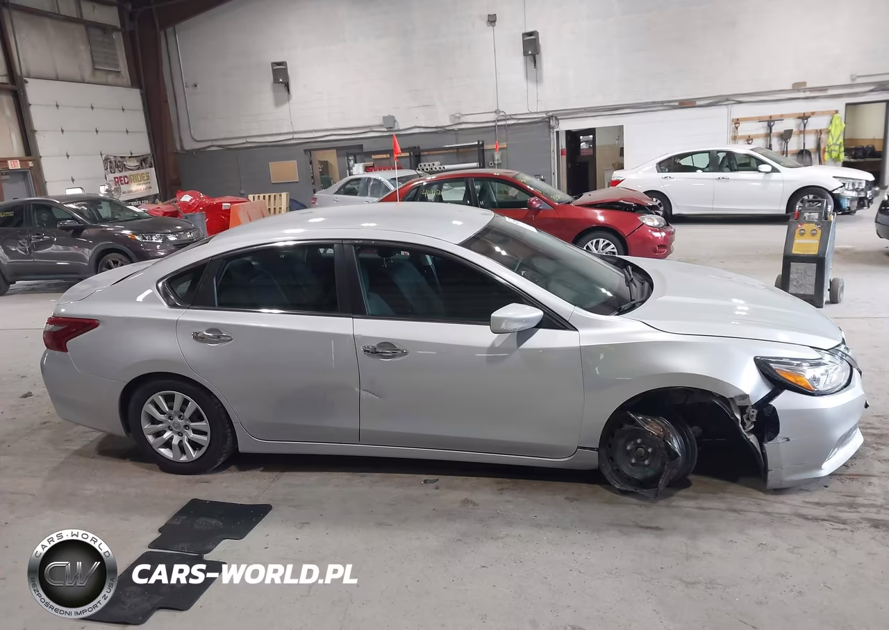 2018 Nissan Altima 2.5 S VIN:1N4AL3AP0JC118659 - 13