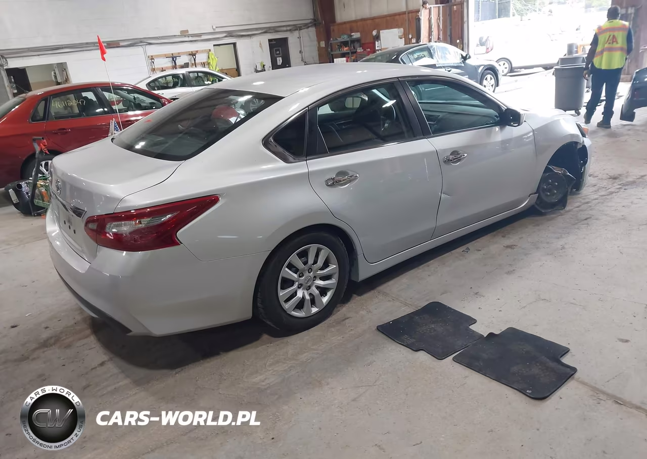 2018 Nissan Altima 2.5 S VIN:1N4AL3AP0JC118659 - 4