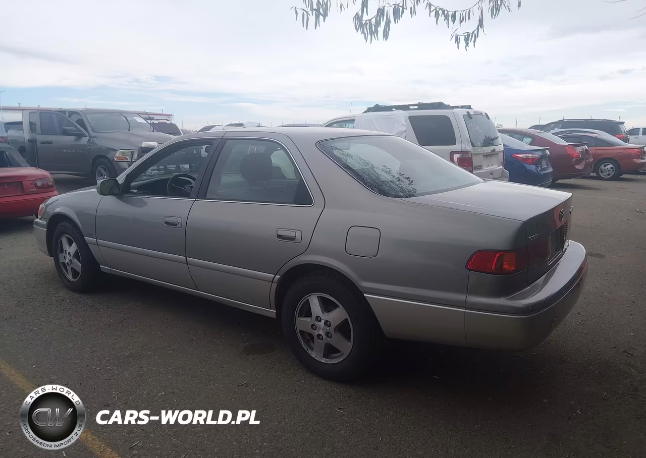 2001 Toyota Camry Le VIN:JT2BG22K110591299 - 3