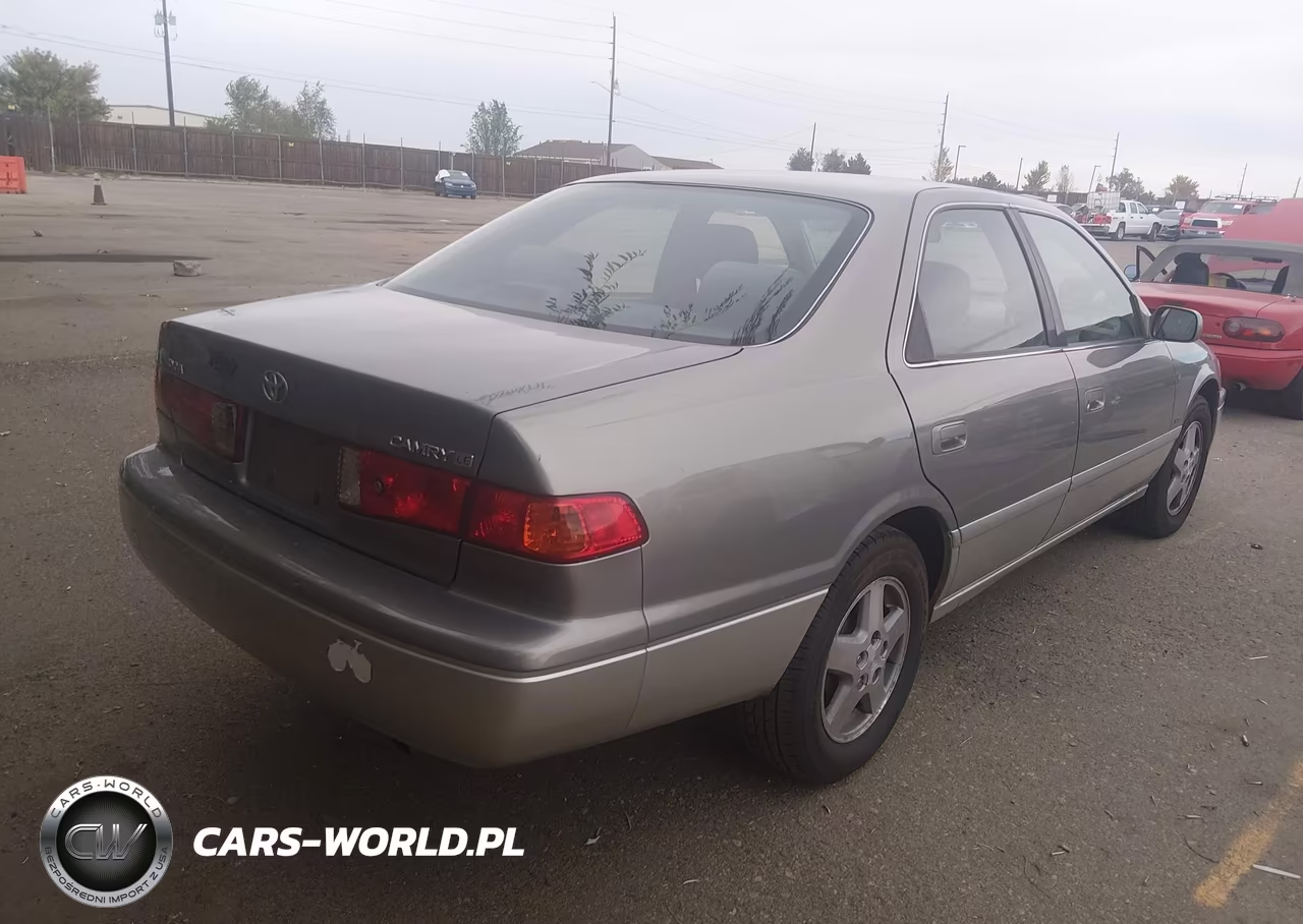 2001 Toyota Camry Le VIN:JT2BG22K110591299 - 4