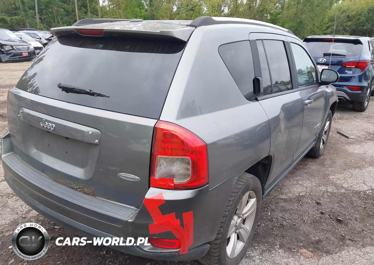 2012 Jeep Compass Latitude VIN:1C4NJCEB5CD685334 - 4