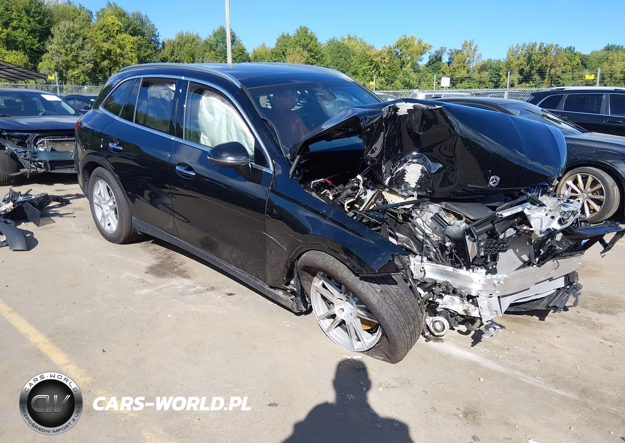 2026 Mercedes-Benz Glc 300 4Matic Suv – zdjęcie 1 z 17