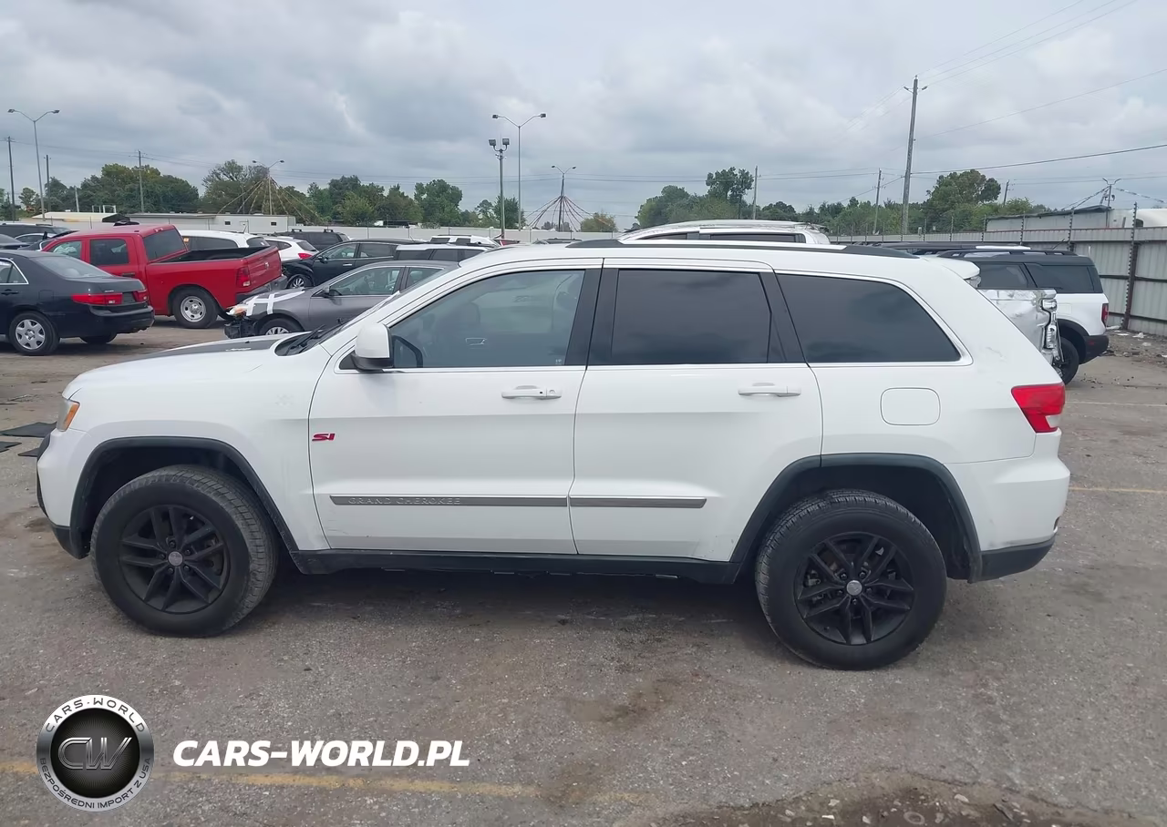 2013 Jeep Grand Cherokee Laredo VIN:1C4RJFAT9DC511288 - 14