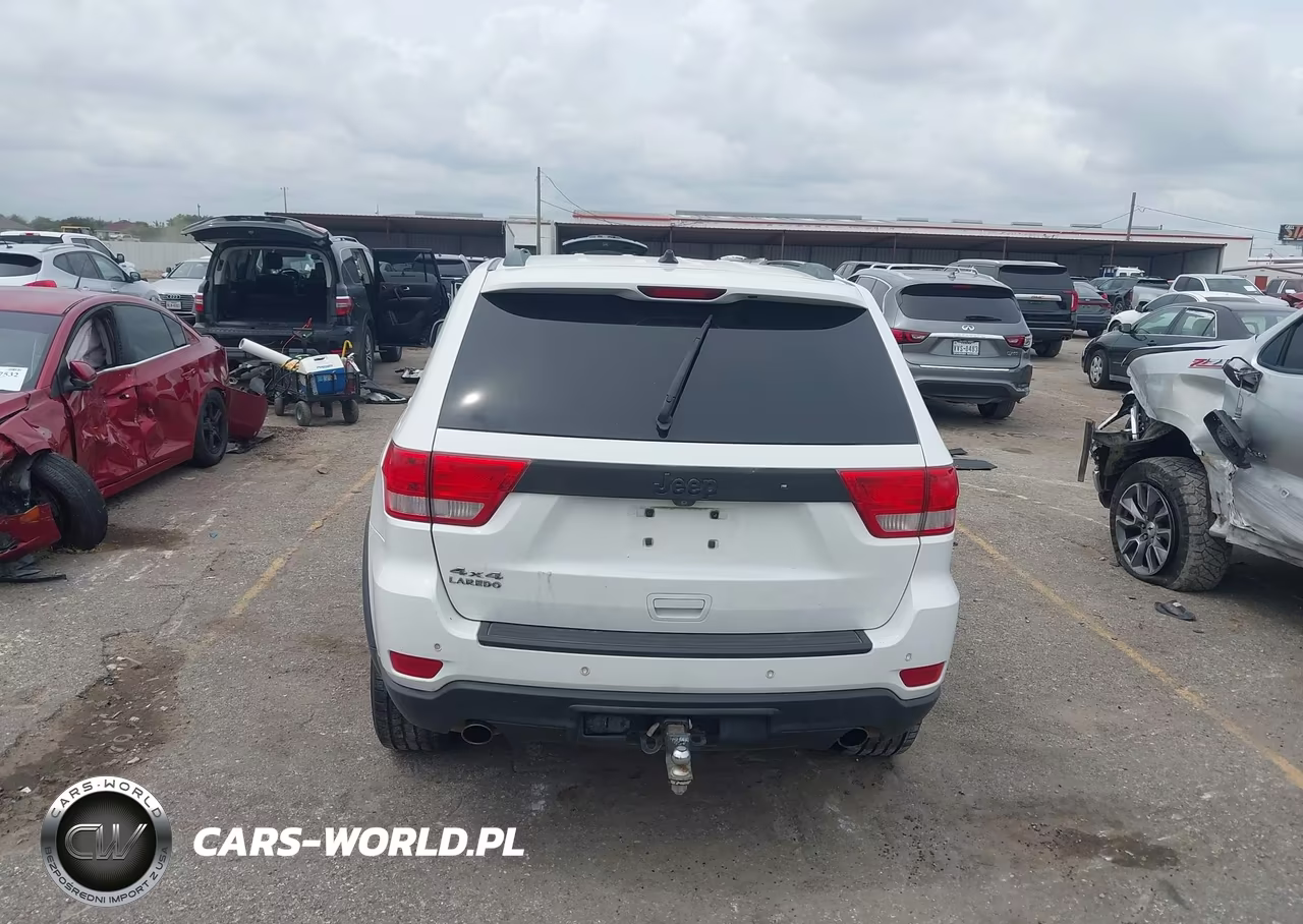 2013 Jeep Grand Cherokee Laredo VIN:1C4RJFAT9DC511288 - 16