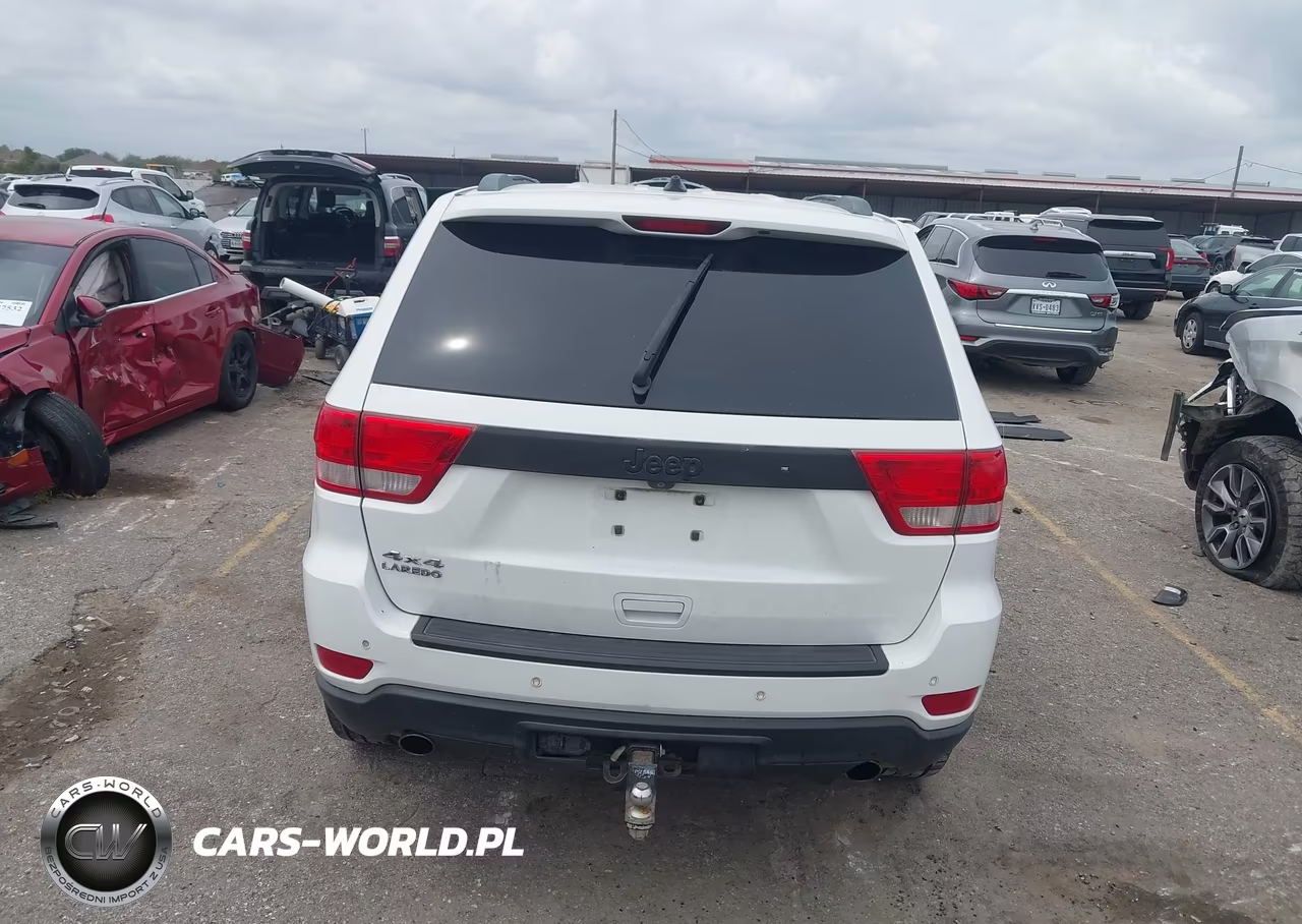 2013 Jeep Grand Cherokee Laredo VIN:1C4RJFAT9DC511288 - 17