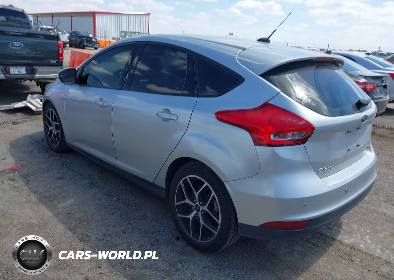 2018 Ford Focus Sel VIN:1FADP3M26JL261519 - 3