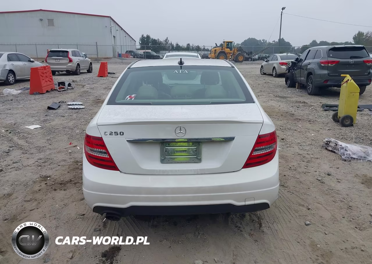 2014 Mercedes-Benz C 250 Sport VIN:WDDGF4HB4EG233622 - 17