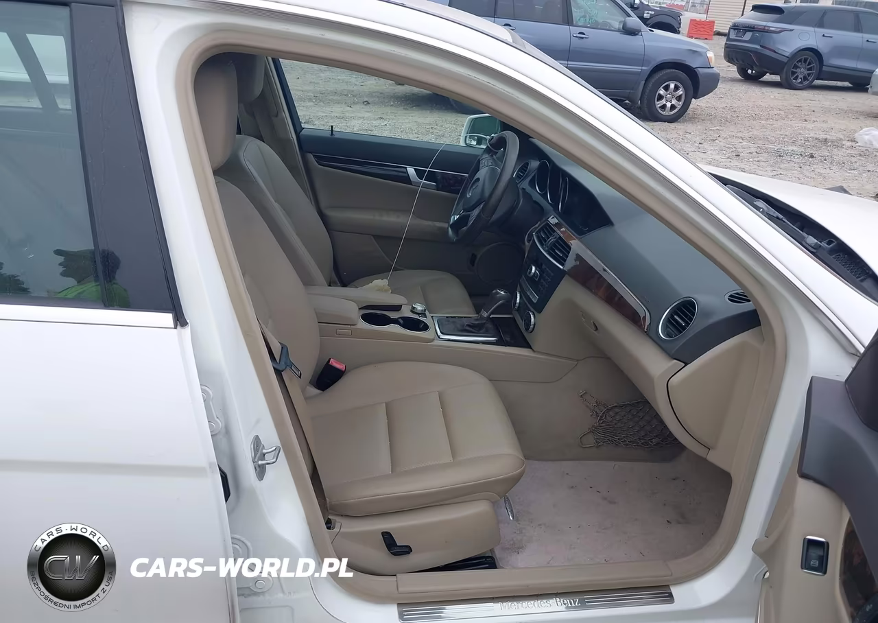 2014 Mercedes-Benz C 250 Sport VIN:WDDGF4HB4EG233622 - 5
