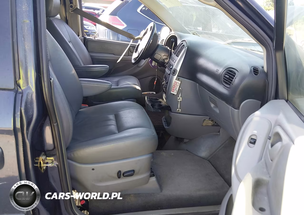 2007 Chrysler Town & Country Touring VIN:2A4GP54L37R172058 - 5