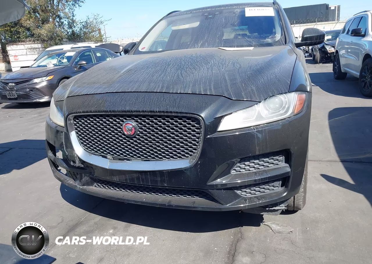 2017 Jaguar F-Pace 35T Premium VIN:SADCJ2BV3HA084114 - 12