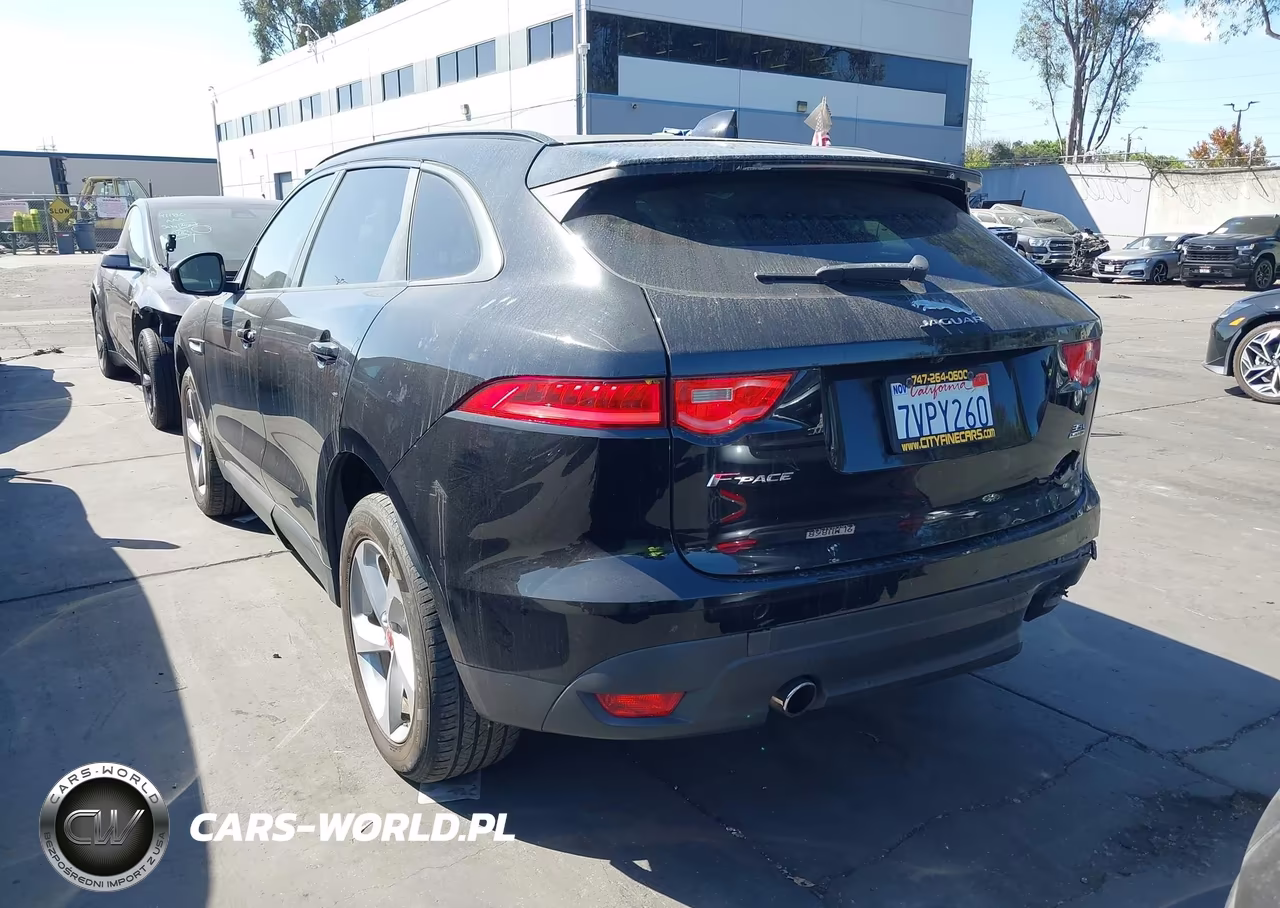 2017 Jaguar F-Pace 35T Premium VIN:SADCJ2BV3HA084114 - 3