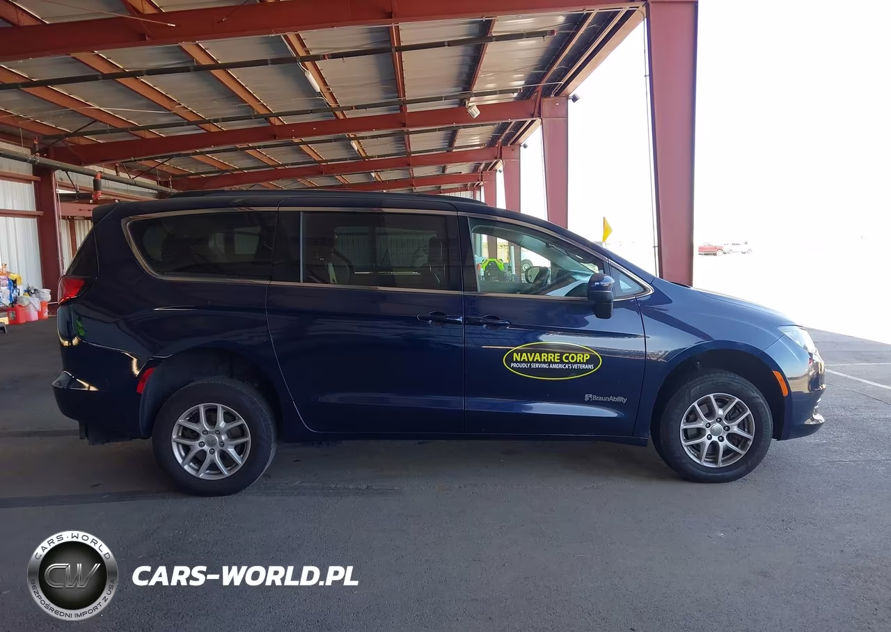 2020 Chrysler Voyager Lxi VIN:2C4RC1DG0LR151684 - 13