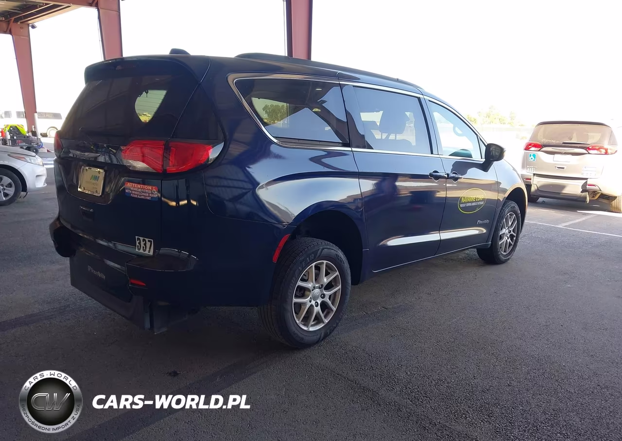 2020 Chrysler Voyager Lxi VIN:2C4RC1DG0LR151684 - 4