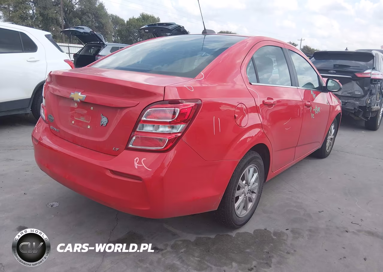 2020 Chevrolet Sonic Fwd Lt VIN:1G1JD5SB6L4124946 - 4