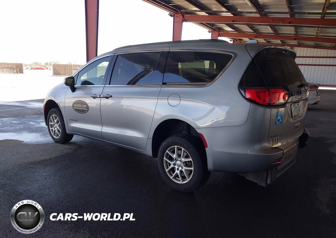 2020 Chrysler Voyager Lxi VIN:2C4RC1DGXLR164622 - 3