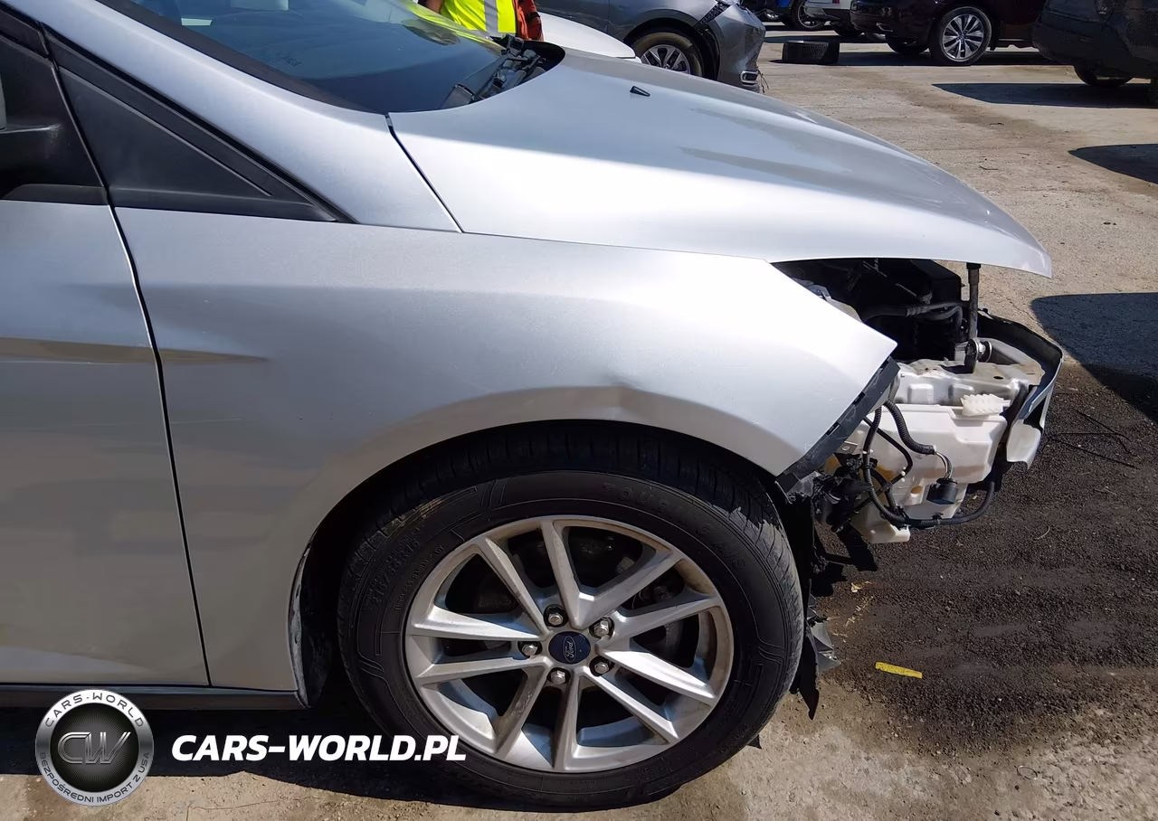 2015 Ford Focus Se VIN:1FADP3F21FL270035 - 14