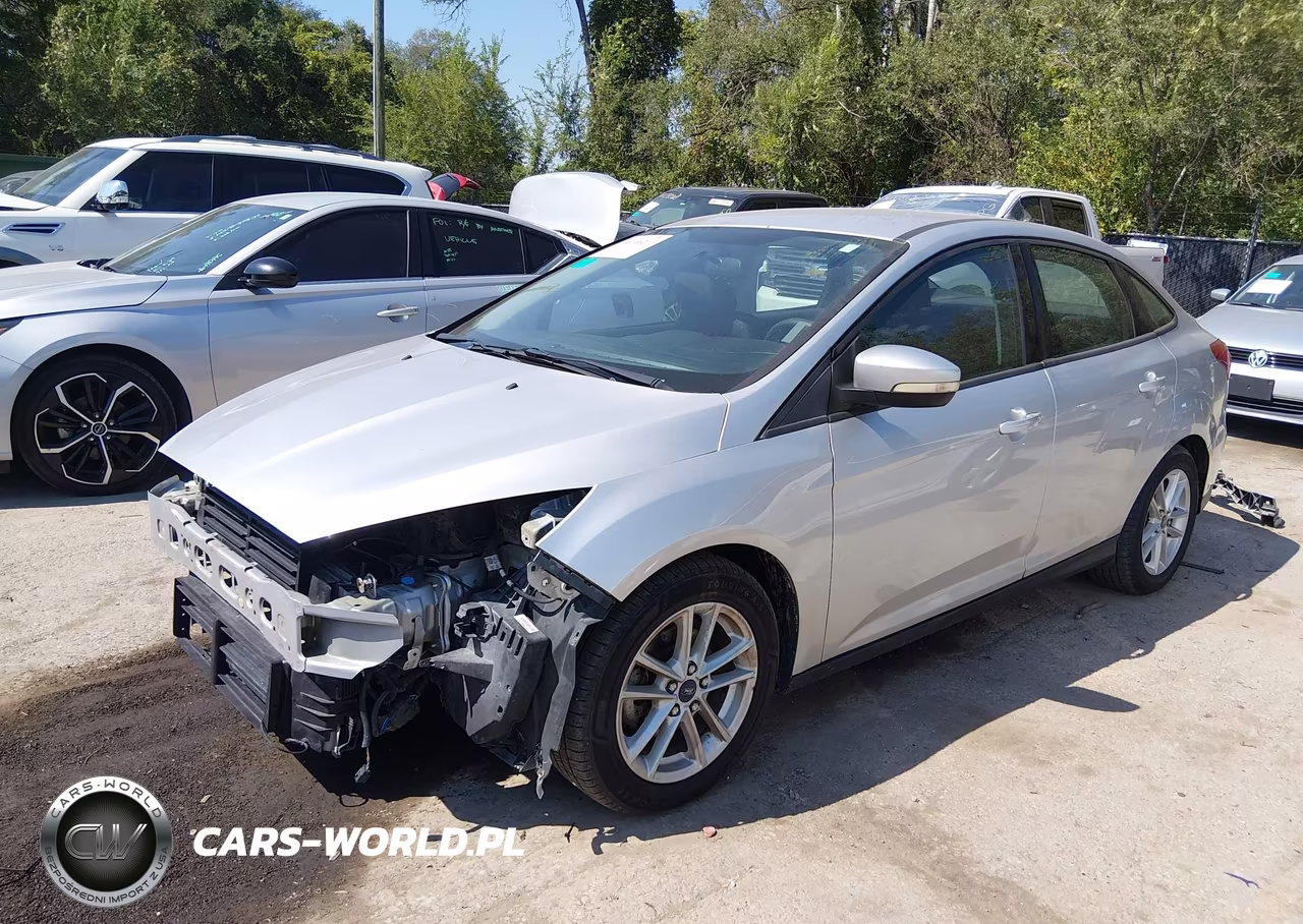 2015 Ford Focus Se VIN:1FADP3F21FL270035 - 2