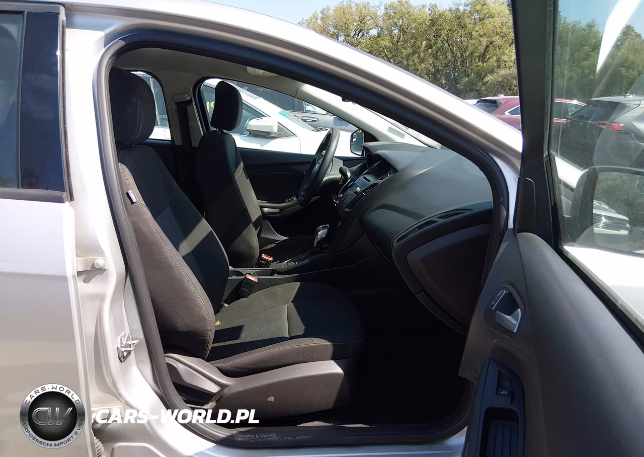 2015 Ford Focus Se VIN:1FADP3F21FL270035 - 5