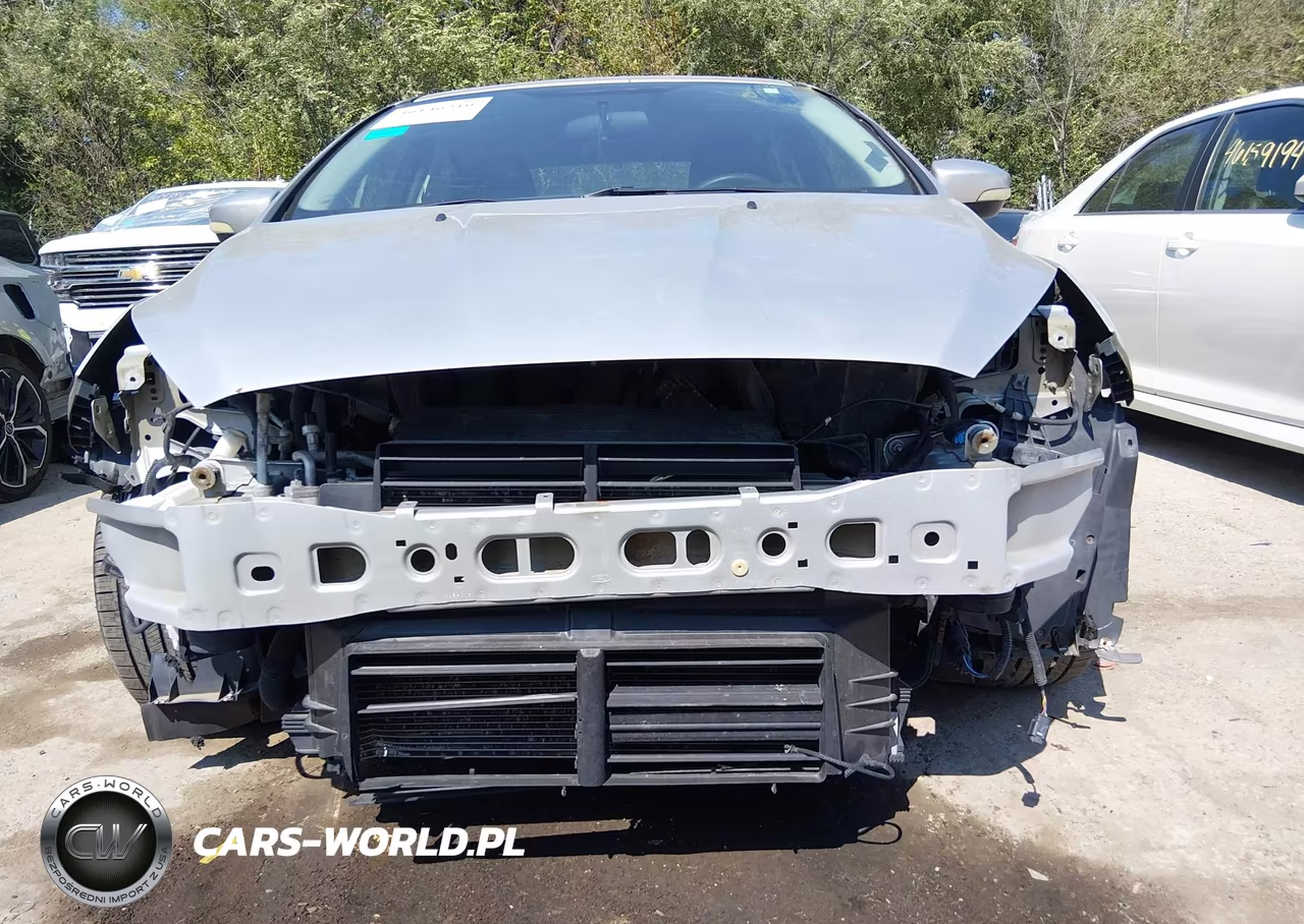 2015 Ford Focus Se VIN:1FADP3F21FL270035 - 6