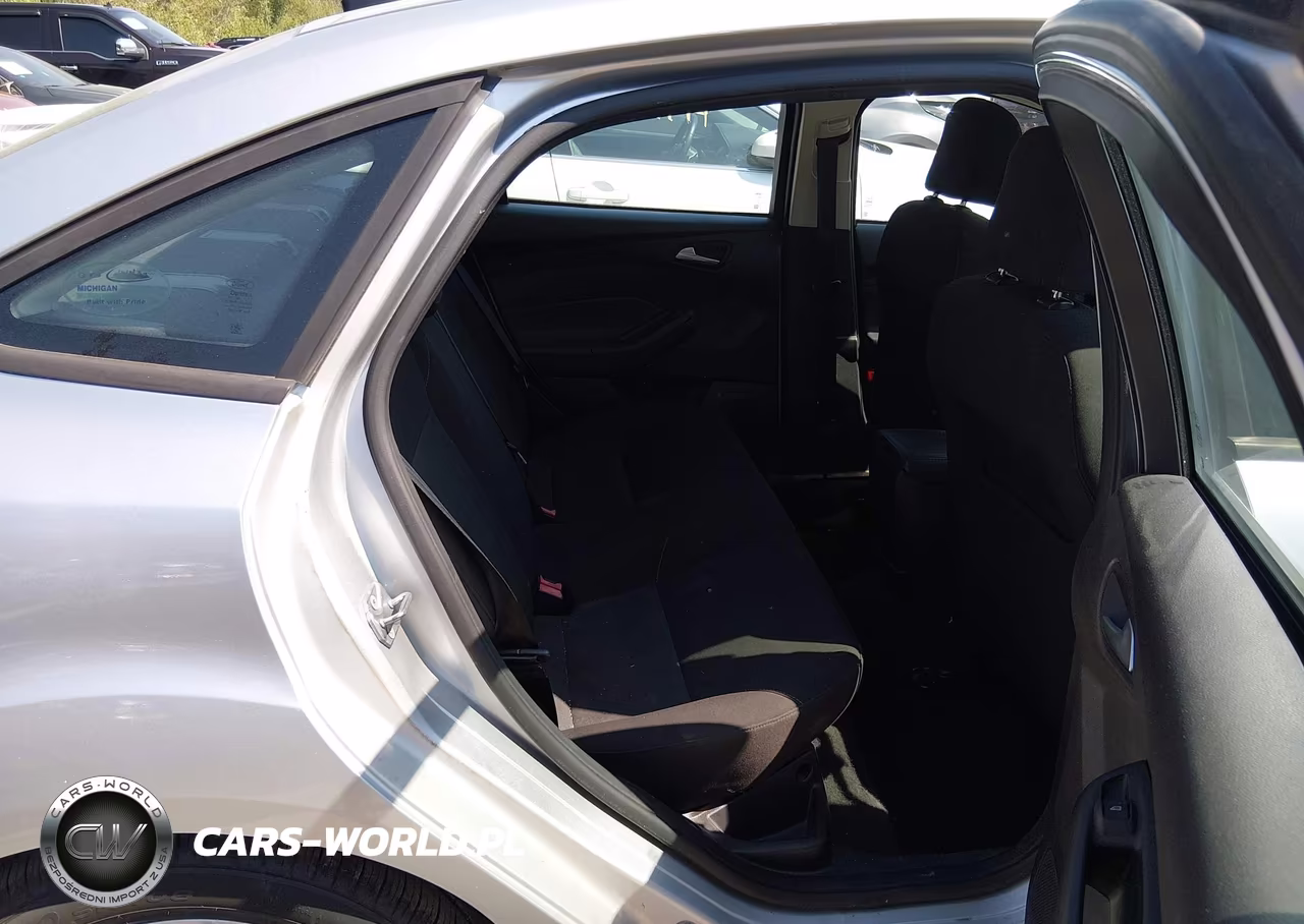 2015 Ford Focus Se VIN:1FADP3F21FL270035 - 8