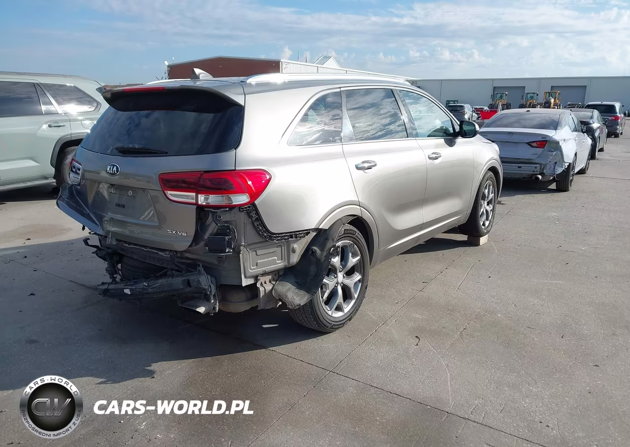 2017 Kia Sorento 3.3L Sx VIN:5XYPK4A52HG224208 - 4