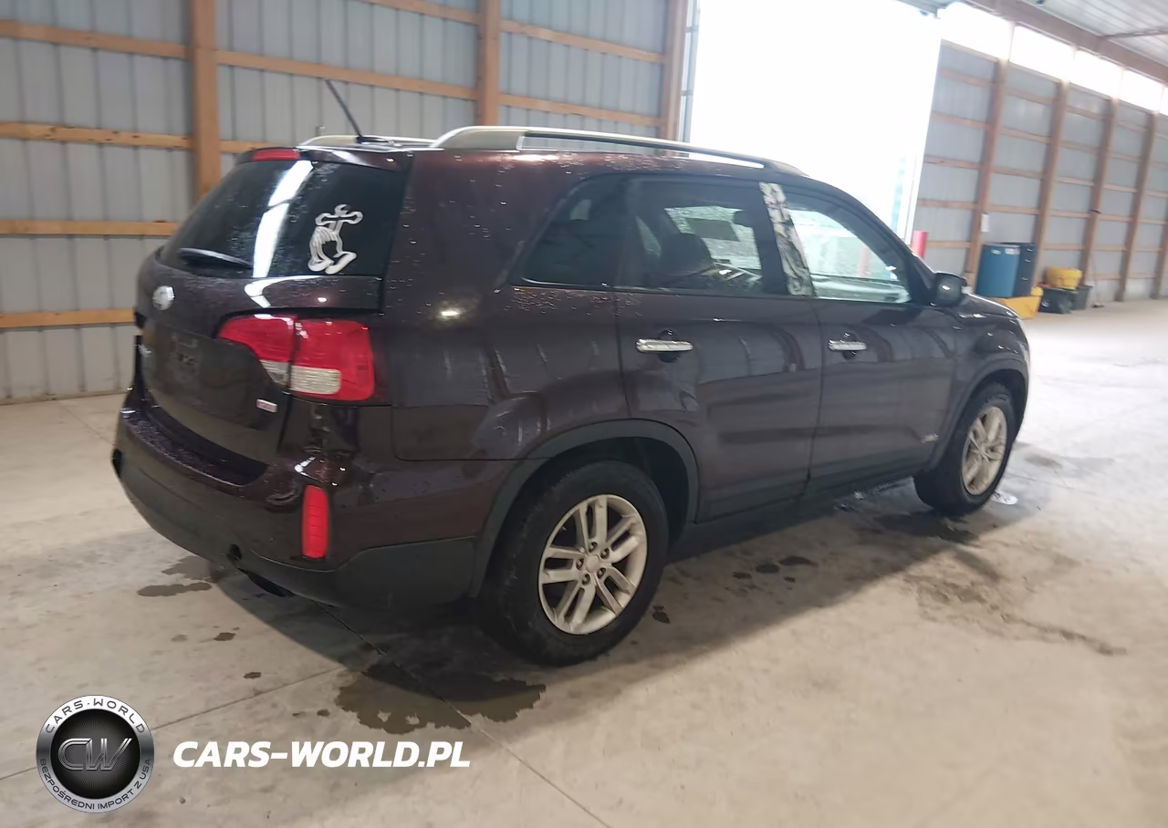 2015 Kia Sorento Lx VIN:5XYKTCA64FG597726 - 4