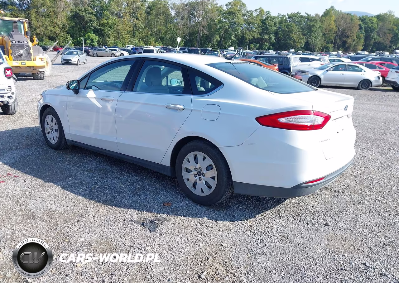 2014 Ford Fusion S VIN:3FA6P0G73ER109249 - 3