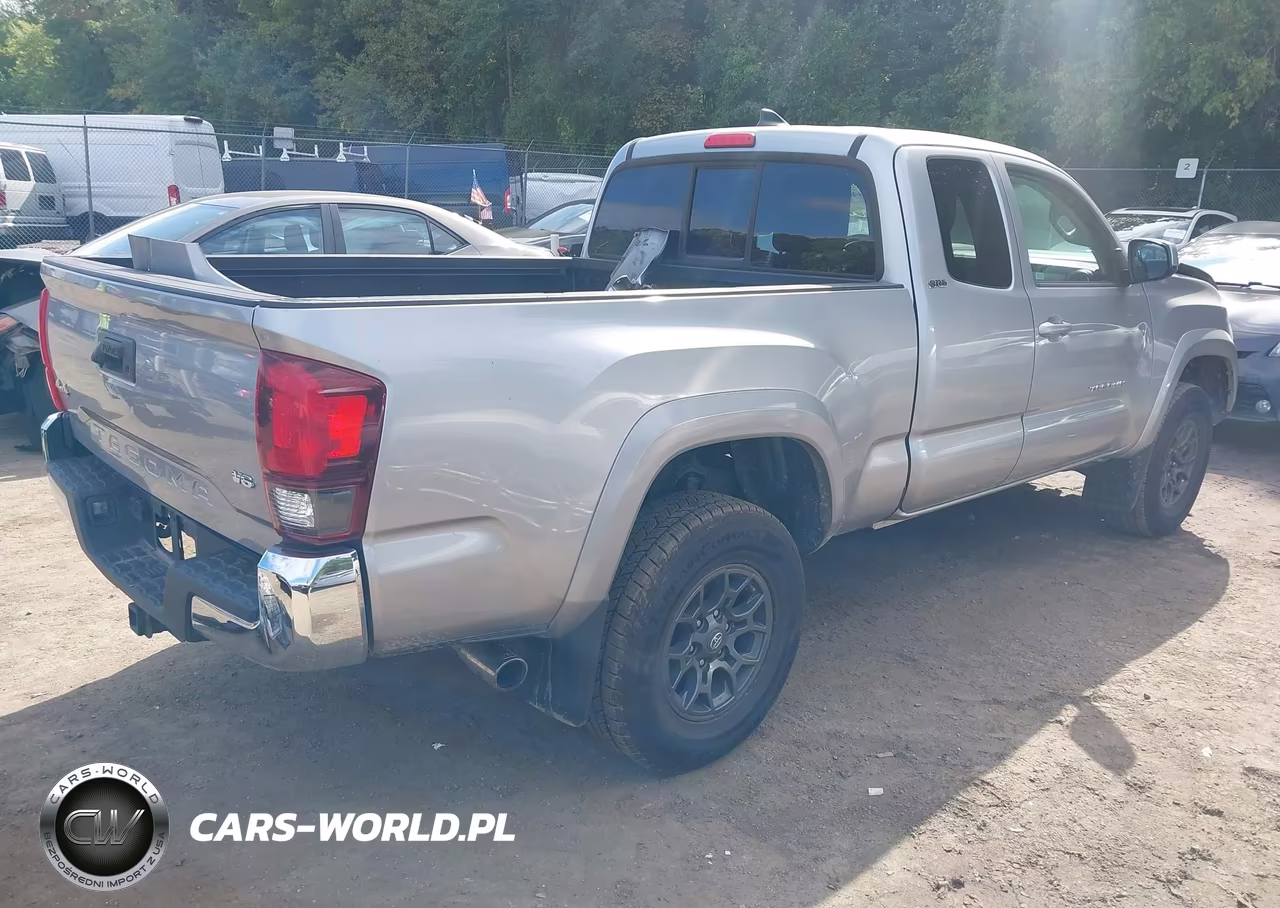 2018 Toyota Tacoma Sr5 V6 VIN:5TFSZ5AN5JX136364 - 4