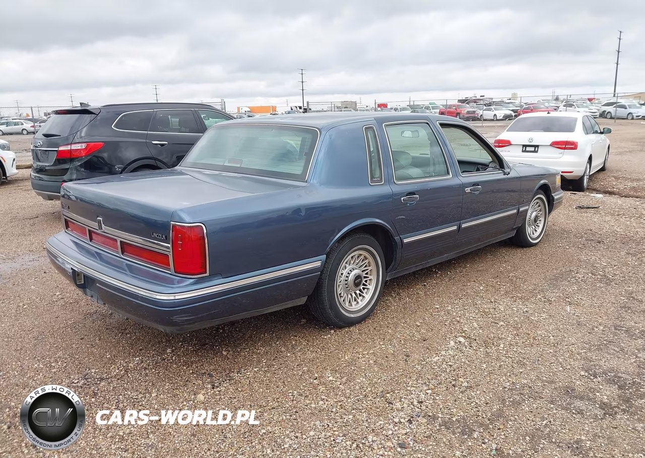 1996 Lincoln Town Car Executive VIN:1LNLM81W8TY642406 - 4