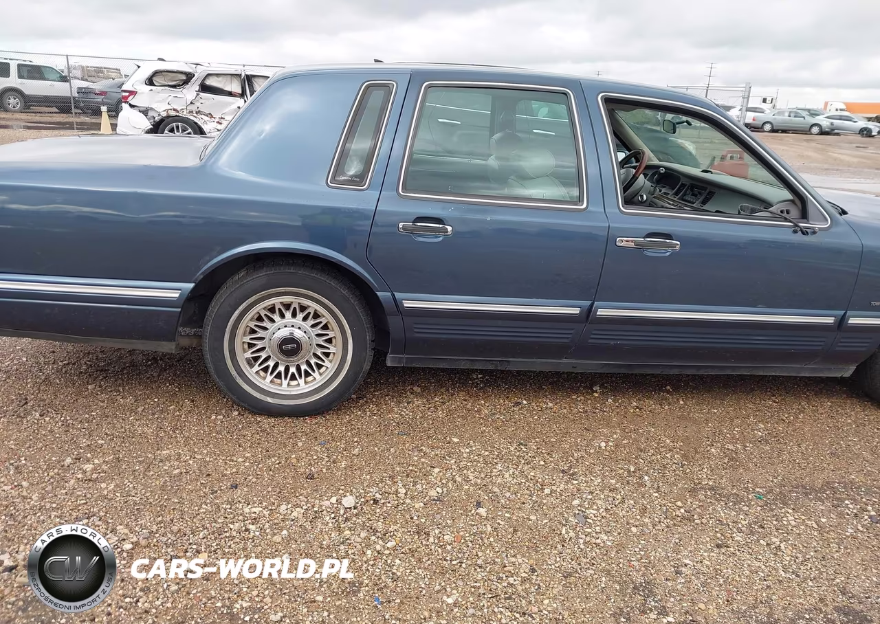 1996 Lincoln Town Car Executive VIN:1LNLM81W8TY642406 - 6