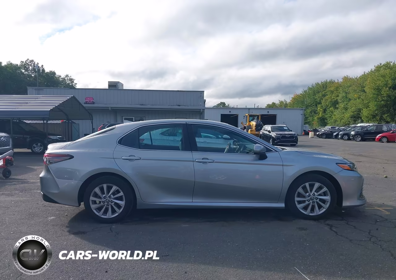 2024 Toyota Camry Le VIN:4T1C11AK2RU221147 - 13