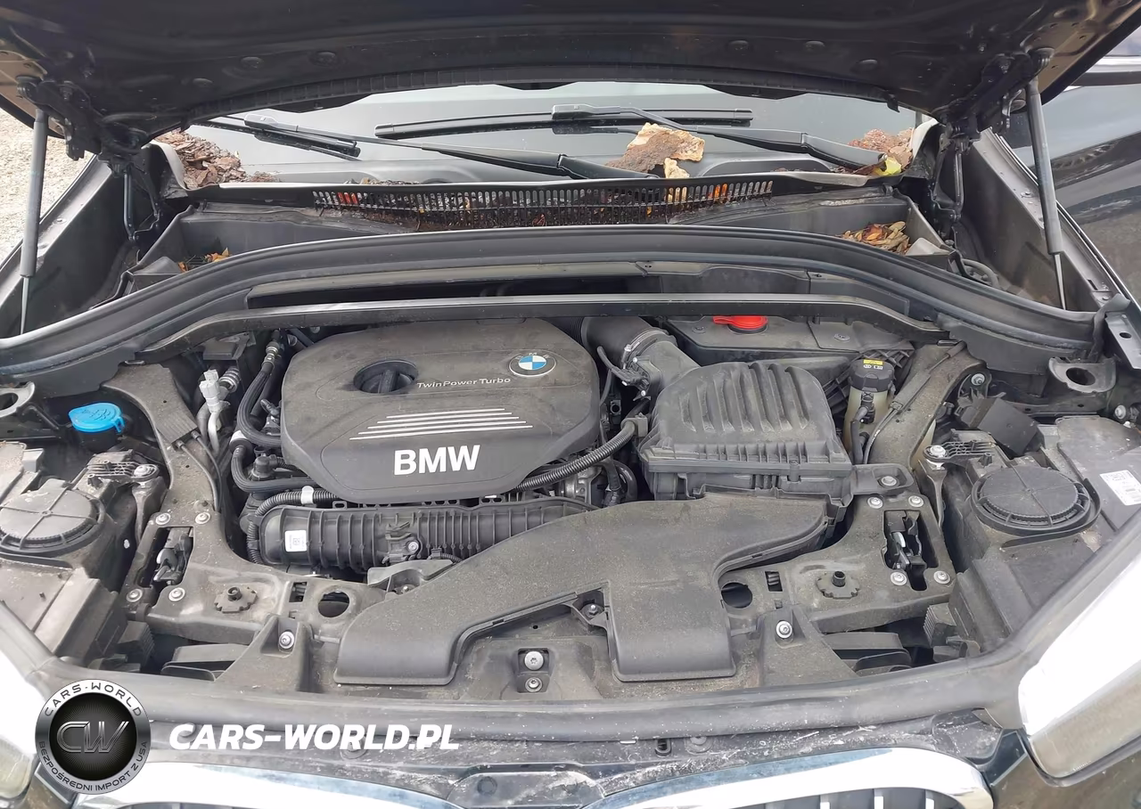 2018 BMW X1 xDrive28I VIN:WBXHT3C32J5L29887 - 10