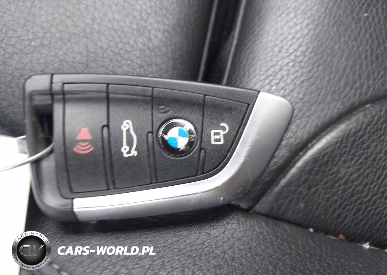2018 BMW X1 xDrive28I VIN:WBXHT3C32J5L29887 - 11