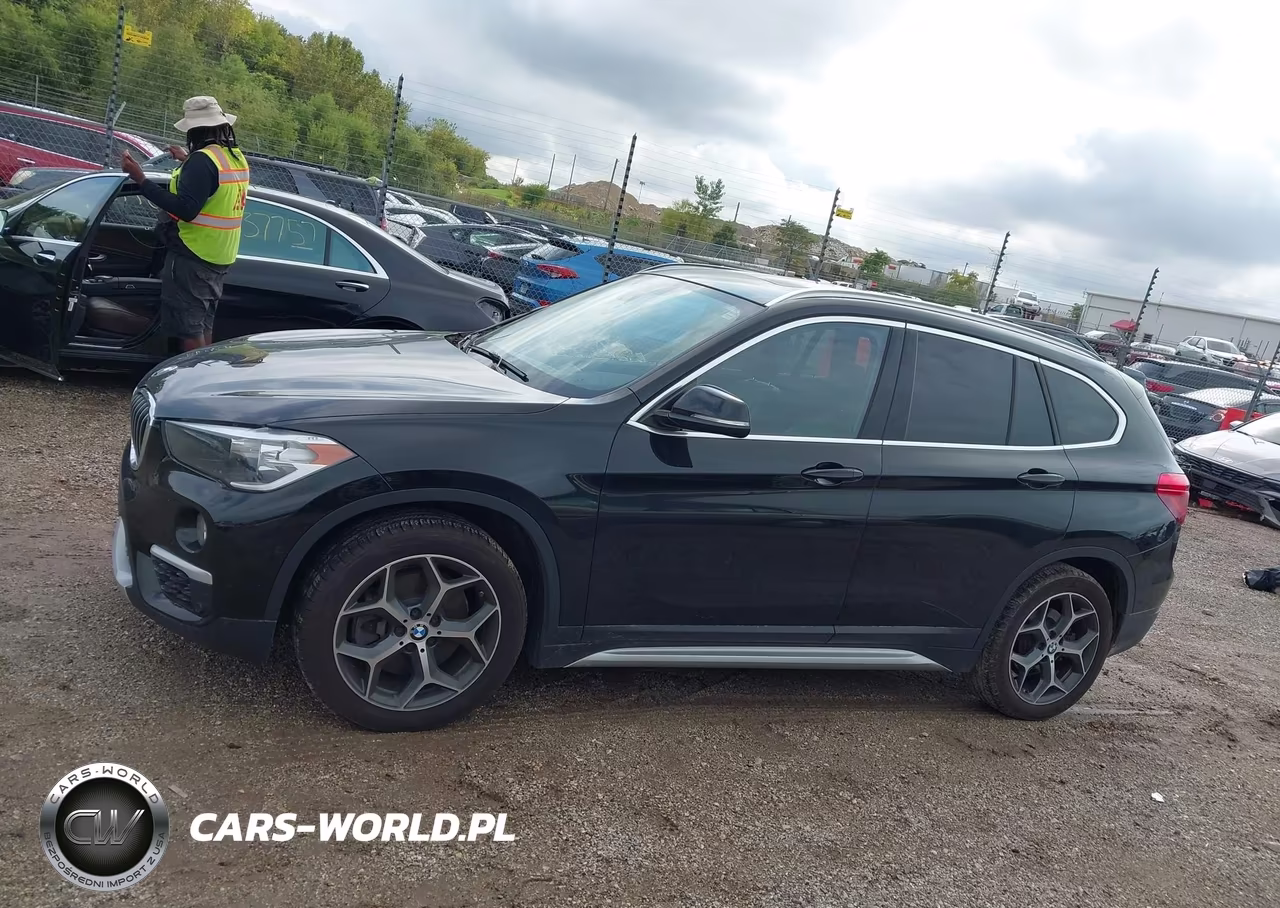 2018 BMW X1 xDrive28I VIN:WBXHT3C32J5L29887 - 14