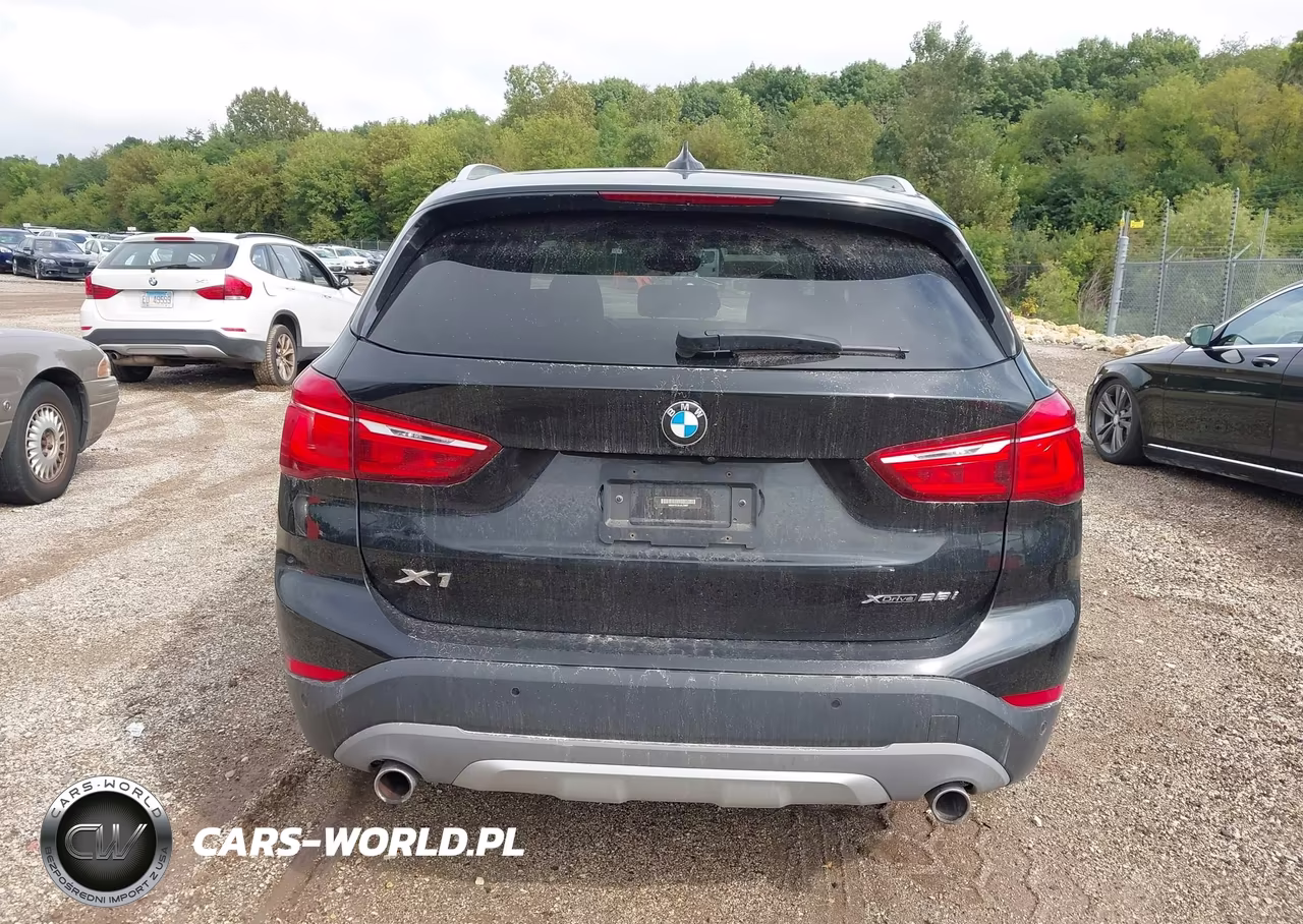 2018 BMW X1 xDrive28I VIN:WBXHT3C32J5L29887 - 16