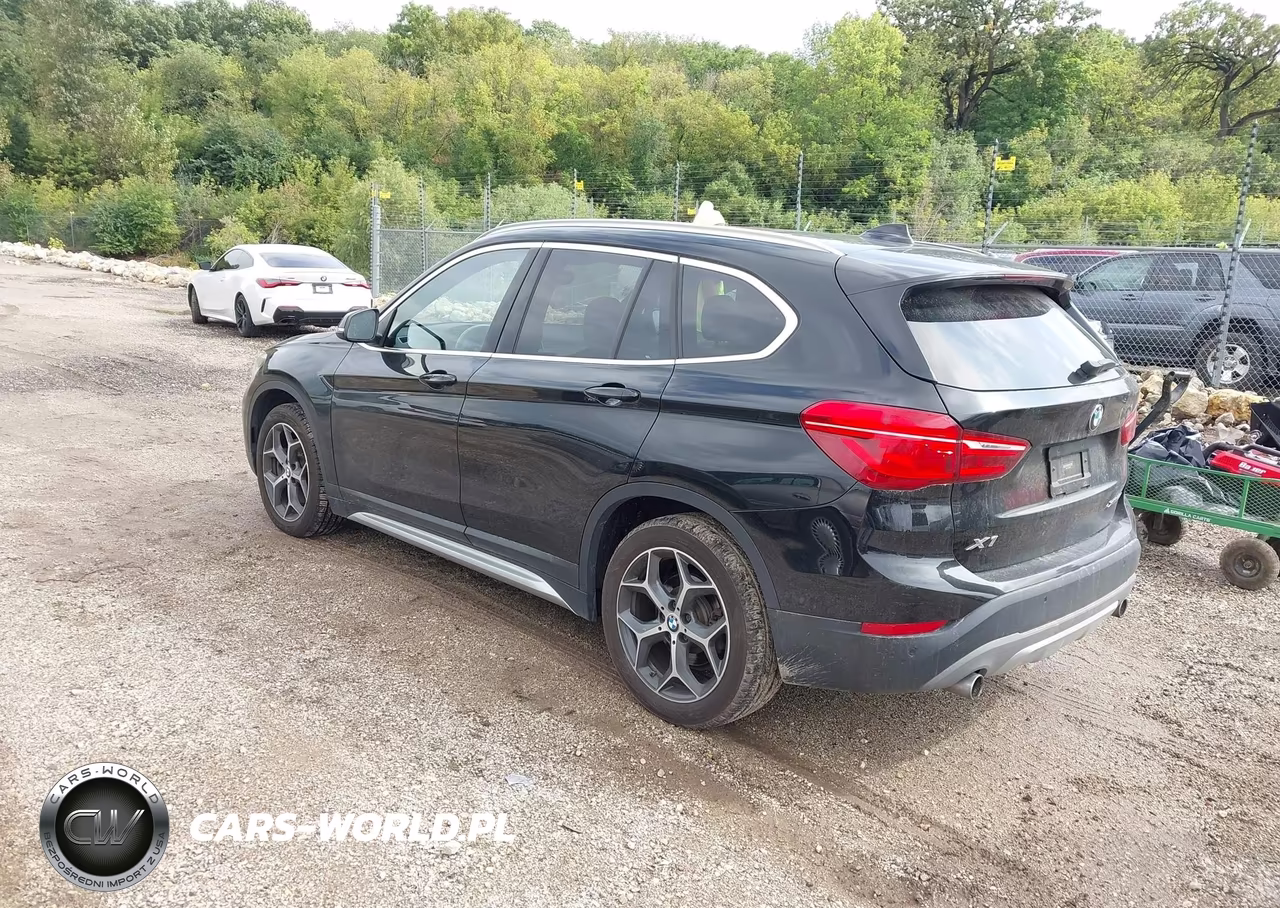2018 BMW X1 xDrive28I VIN:WBXHT3C32J5L29887 - 3