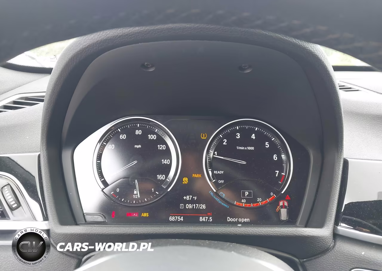 2018 BMW X1 xDrive28I VIN:WBXHT3C32J5L29887 - 7