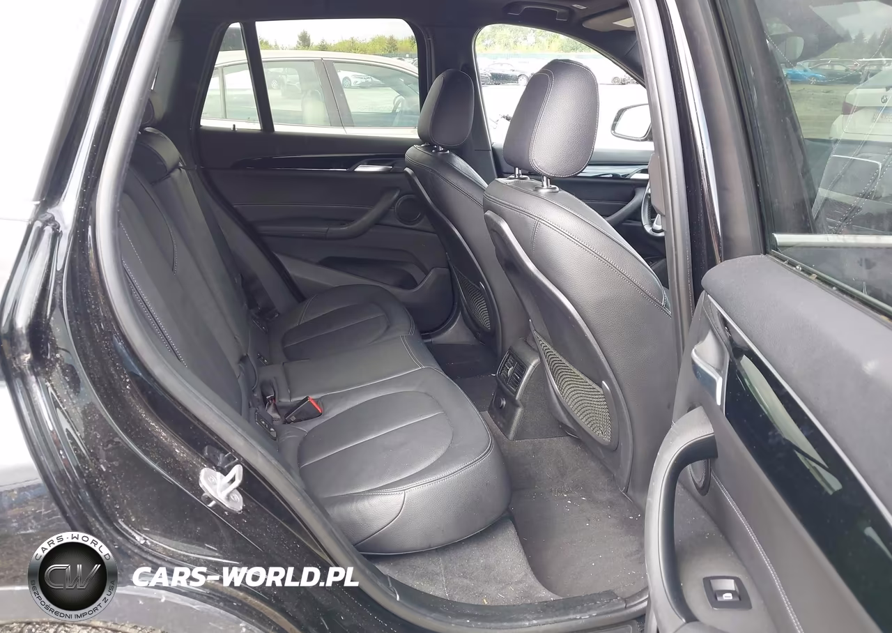 2018 BMW X1 xDrive28I VIN:WBXHT3C32J5L29887 - 8