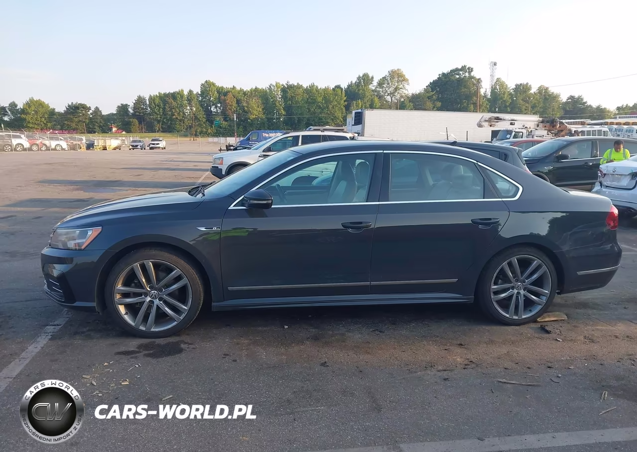 2017 Volkswagen Passat 1.8T R-Line VIN:1VWDT7A39HC074423 - 14