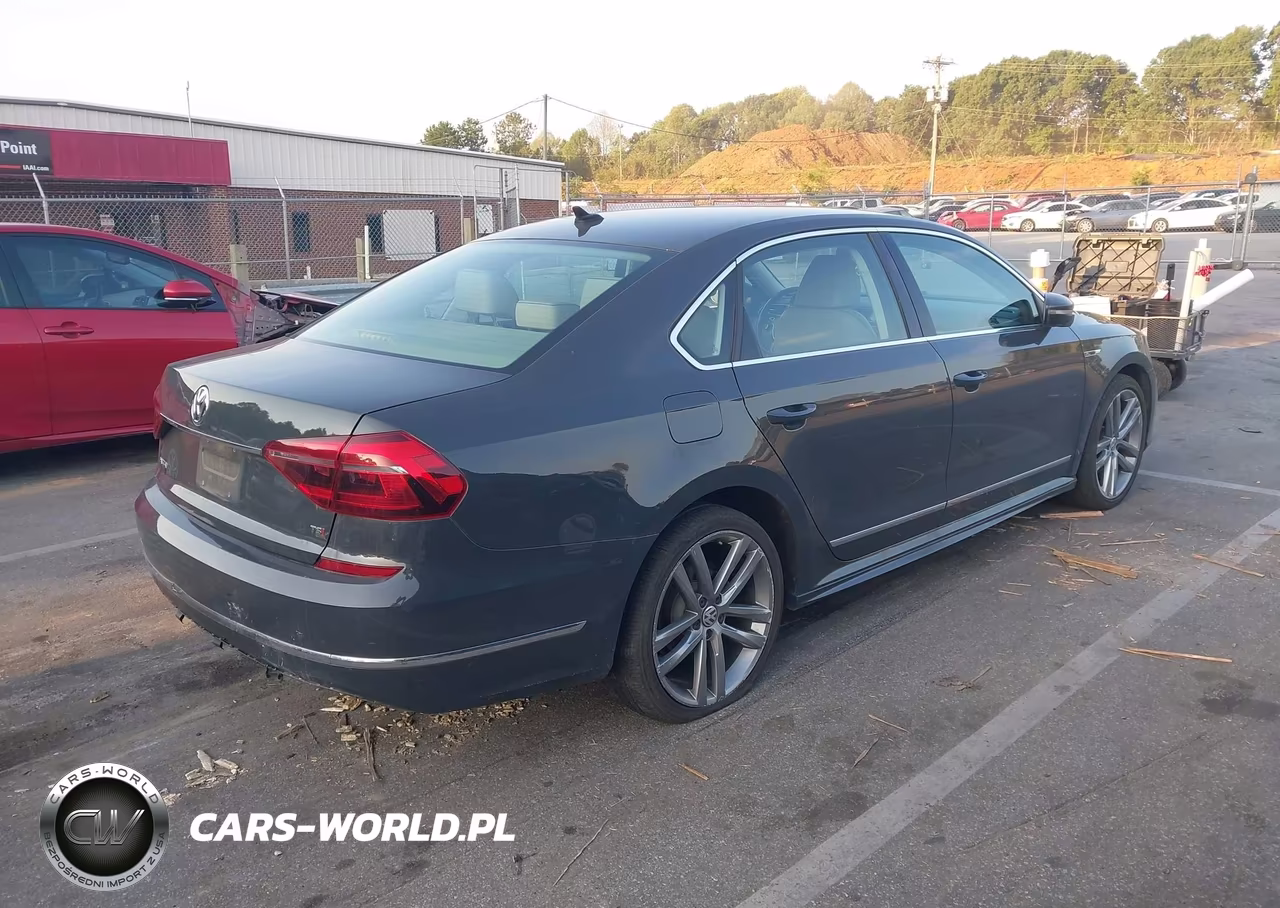 2017 Volkswagen Passat 1.8T R-Line VIN:1VWDT7A39HC074423 - 4